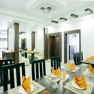 Oyo 11474 Gangaur Regency Boutique Hotel