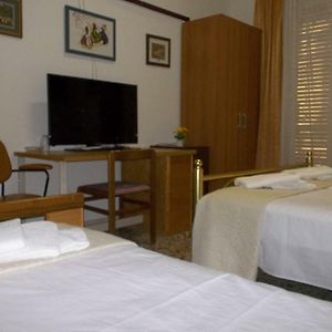 Double or Twin Room Private Bathroom